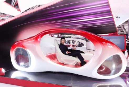 圖片包含 桌子, 室內, 蛋糕, 汽車

描述已自動生成